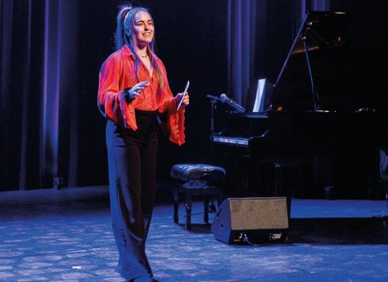 Robin Couprie: Geldvrouw in Theater