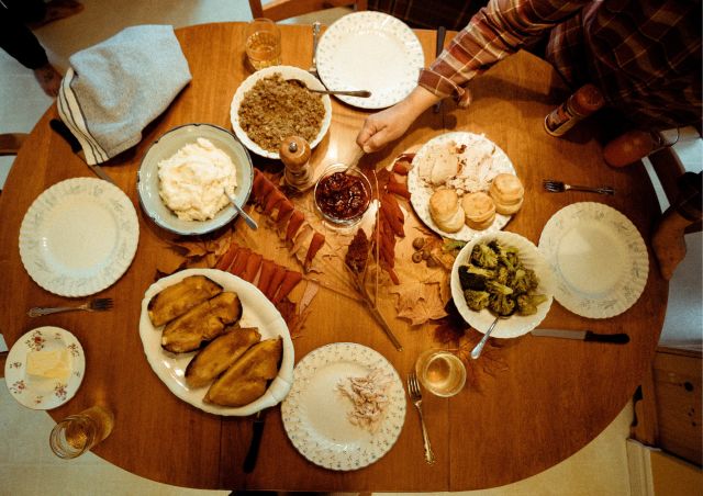 Surinaamse lunch in de wijk