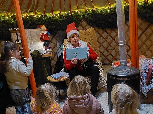 Winterglow Oisterwijk: Voorlezen en kerstwensen knutselen