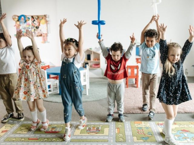 Mini Dans Thema Feest