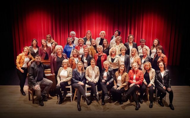 Popkoor Stick Together – Zondagmiddag vol energie & hits