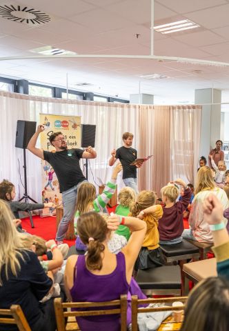 Sjors en Ruud spelen een prentenboek