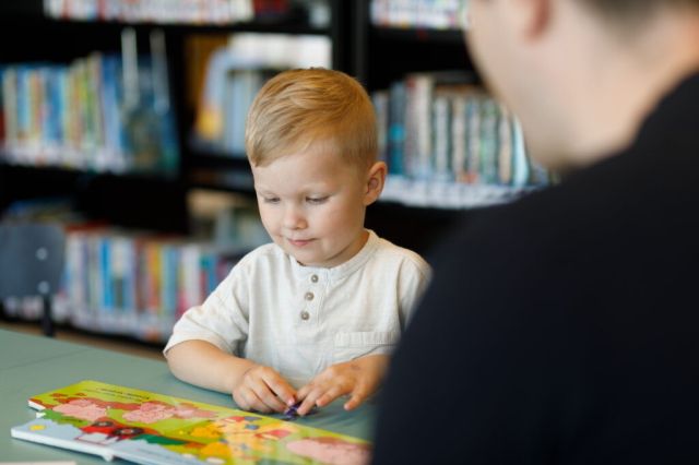 Voorlezen en knutselen