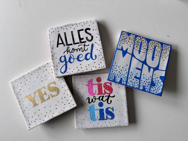 Handletteren 'Maak je eigen poëzie tegeltje' (Woubrugge)