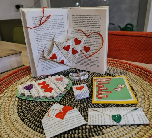 Boek Frutselen - Knutselen met boeken