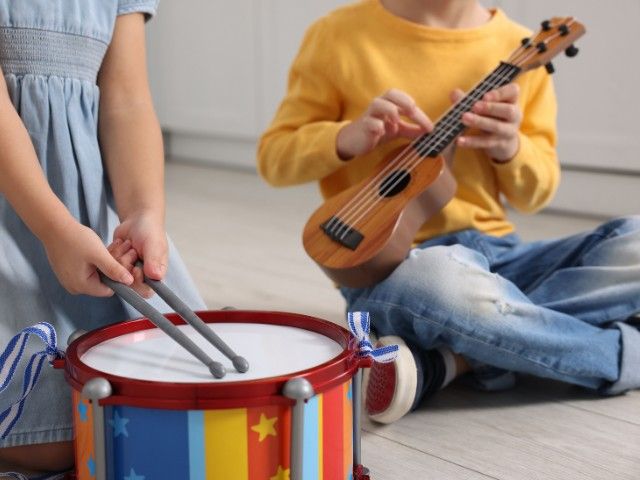 kids en koffie muziekmakerij.png