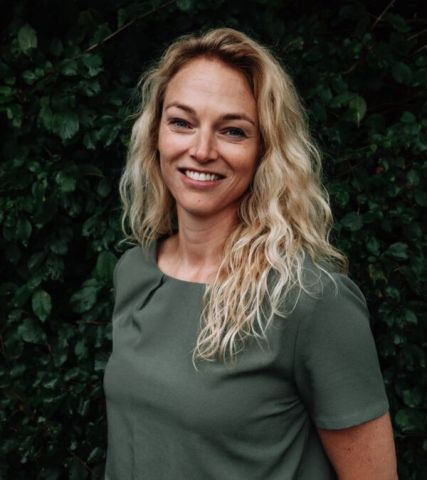 Voorleeshalfuurtje met de verloskundige