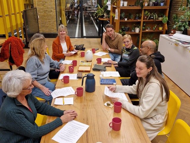 Avond van de kleurrijke denker