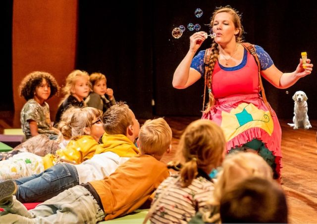 Voorleesbrunch: LOET speelt Kleine Aap