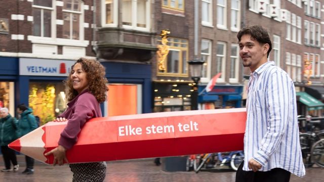 BiebBakkie x Bakkie Democratie door Democratie030