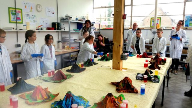 Wetenschap Laboratorium: Vulkanen en Aardse Hitte (vanaf 7 jaar)