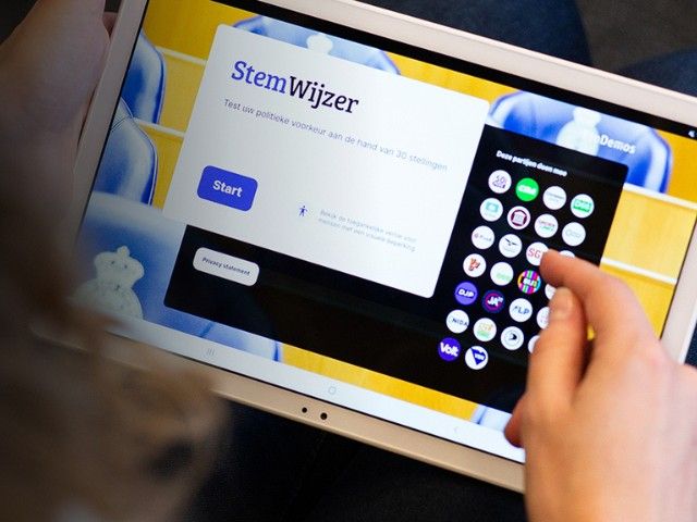 Levende StemWijzer in de Bieb