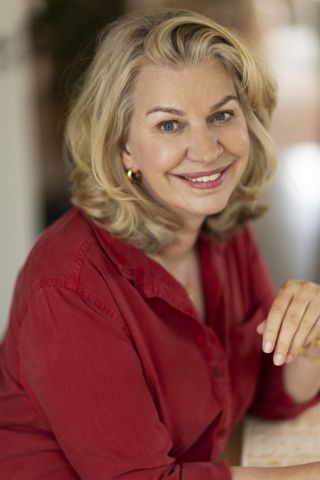 Boek & Praat met Annejet van der Zijl