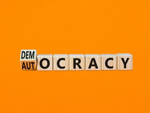 DocuLive: van democratie naar dictatuur