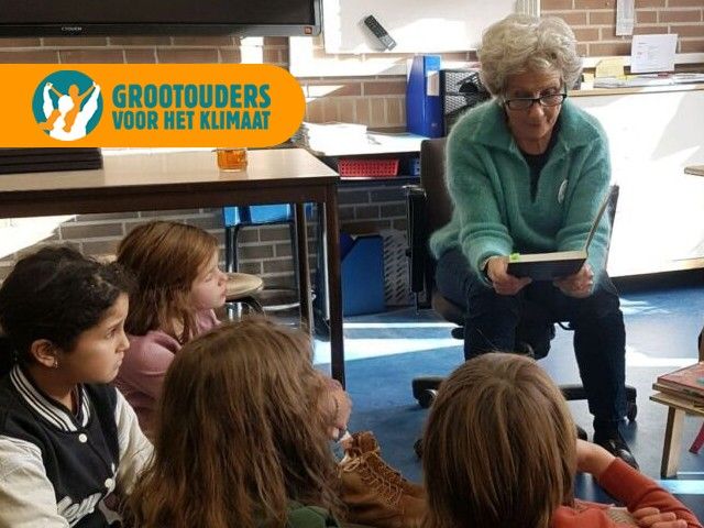 De Grootouders van het Klimaat lezen voor tijdens de Groene Feestweek