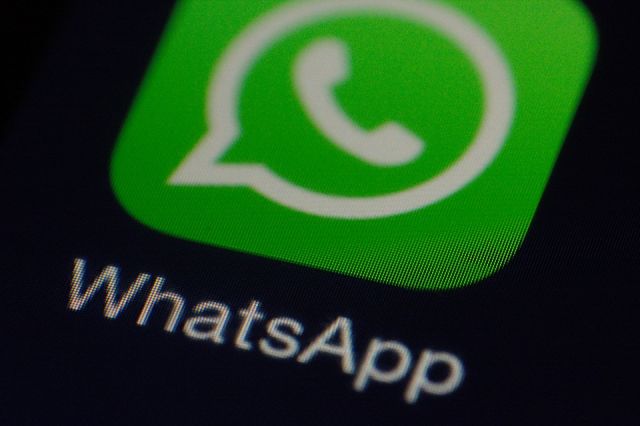 Digitale zomertoer op je mobiel: WhatsApp