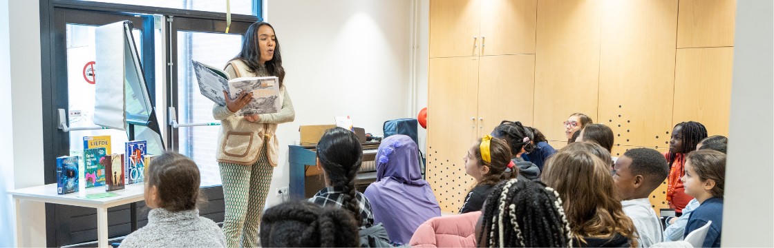 Bezoek aan de bieb: ontmoet een schrijver (groep 7 en 8)