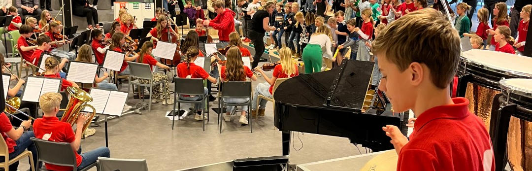 Doe Maar Mee Band in de Kindermuziekweek