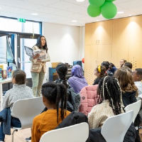 Bezoek aan de bieb: ontmoet een schrijver (groep 7 en 8)