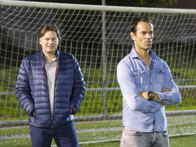 202311-Persfoto Eddy van der ley en Bas Nijhuis nietzeikenvoetballen.jpg