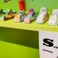 Schoen zetten