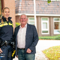 Spreekuur wijkagent Sandra van Dalfsen en de wijkbeheerder Rob Feijen