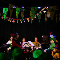 Sintmiddag met voorlezen, muziek en pietjes