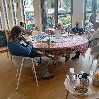 Reizende wijktafel