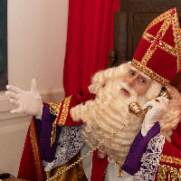 Sinterklaas leest voor!