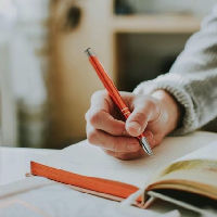 Van idee naar kort verhaal – tweedaagse zomerworkshop creatief schrijven met Machteld Siegmann