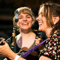 Folkconcert The Lasses: Boeken & Ballades