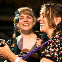 Folkconcert The Lasses: Boeken & Ballades
