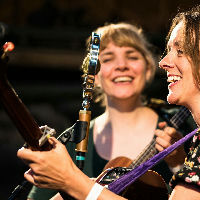 Folkconcert The Lasses: Boeken & Ballades