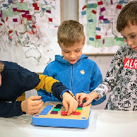Digiplay: word een echte programmeur en help onze robotvrienden!