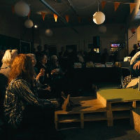 Een avond vol taalplezier met Wim Daniëls en sfeervolle poëziepop van Vincent Corjanus