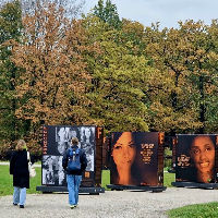 Opening buitenexpositie Femicide