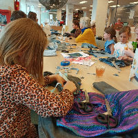 Maaklab kids: kennismaken met kleding maken