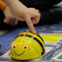Beebots – Spelenderwijs leren programmeren!