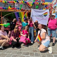 Samen met de bieb naar de Pride Walk