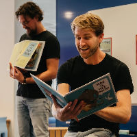 Sjors en Ruud spelen een prentenboek