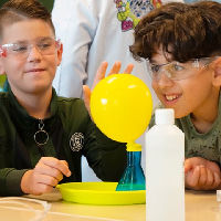 Knappe koppen: Chemische reacties door Mad Science