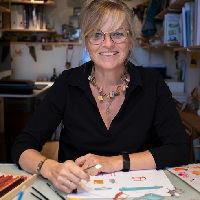 Natascha Stenvert vertelt, leest voor en geeft tekentips! (6-9 jr)
