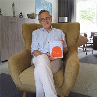 Boekpresentatie van oud-oncoloog Erik Muller: Gelukkig heb je je wenkbrauwen nog!