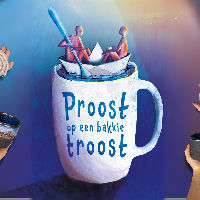 Troostrituelen: proost op een bakkie troost