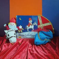 Sinterklaas leest voor