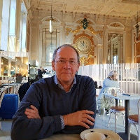 Lezing Toon Schellens: “t Is ollemol nie zoas heeroomke préékt”