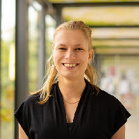 Van draad tot dissertatie, op zoek naar Gunta Stölzl