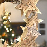 Kerstkrans van boeken