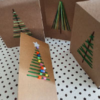 Creatief in MAAKpunt Stadshagen: Kerstkaart borduren