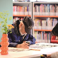 Warm Schiedam biedt in Bibliotheek Noord een luisterend oor